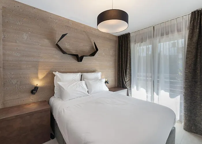 A Rochebrune Avec Piscine, Sauna Et Proximite Centre - Fr-1-569-29