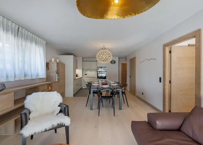 A Rochebrune Avec Piscine, Sauna Et Proximite Centre - Fr-1-569-29 *