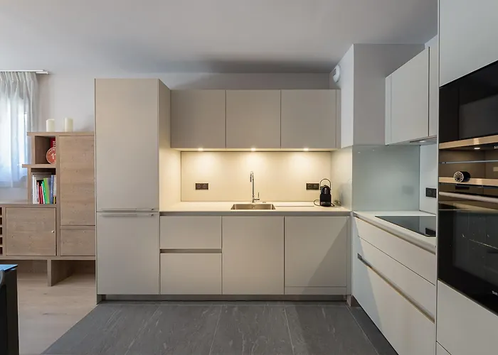 A Rochebrune Avec Piscine, Sauna Et Proximite Centre - Fr-1-569-29 * موجوف